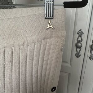 Maniere De Voir White Knit Garment